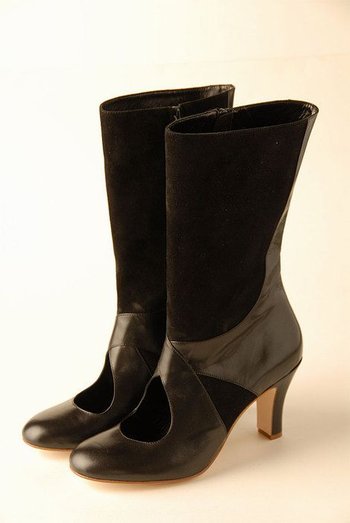 20061127_eleykishimotocutoutboots.jpg