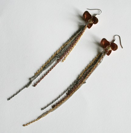 20061127_neawearchainedearrings.jpg